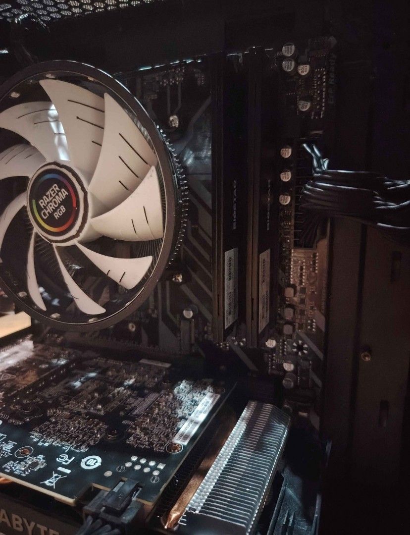 GAMING CPU Budget meal (Category: Laptops & Notebooks) located in Las Pinas. Submitted by hulkcantcry (Listing ID 1468211258, Image 3). Description: FOR SALE BUNDLE GPU: GIGABYTE 1650 4GB OC CPU: RYZEN 7 2700X AM4 MOBO: GIGABYTE B450M RAM: BIOSTAR 16GB (8GBX2) DDR4 3200MHZ TESTED ON FURMARK visit me here sa Base po para unli checkup LOC: WESTERN BICUTAN, TAGUIG CITY.