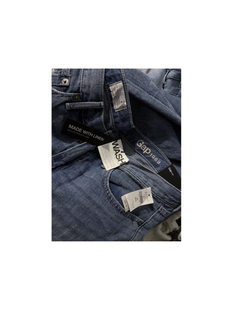 Gap 1969 Low Rise Jeans (Category: Jeans) located in Legazpi City. Submitted by alyblueberyl (Listing ID 1468025957, Image 3). Description: Brandnew with Tag.