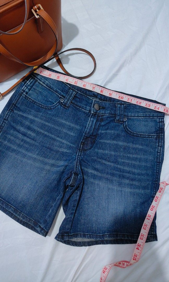 Gap Aubrey Denim Shorts Blue Size US (Category: Shorts) located in Bacolor. Submitted by annjjjjj (Listing ID 1468081410, Image 2). Description: - Brand: Gap Aubrey - Wash: Medium blue with faded finish on thighs - Rise: Mid-rise - Features: Classic five-pocket setup, front button, zip fly closure, and belt loops - Fit: True to standard denim sizing - Condition: Great casual staple for warm weather.