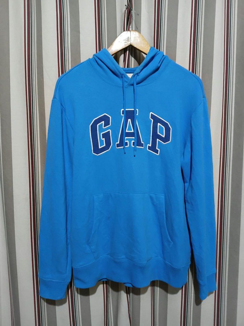 GAP Authentic Hoodie Small ( 23x28) (Category: Coats, Jackets and Outerwear) located in Calapan. Submitted by shakalak2 (Listing ID 1468219778, Image 2). Description: Authentic With signs of used /issue see last 3 photo 23x28.