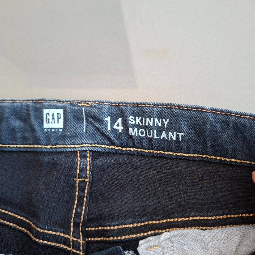GAP JEANS (Category: Jeans) located in Abucay. Submitted by petiteprettyboutiquev2 (Listing ID 1468116421, Image 2). Description: + SF(J&T).