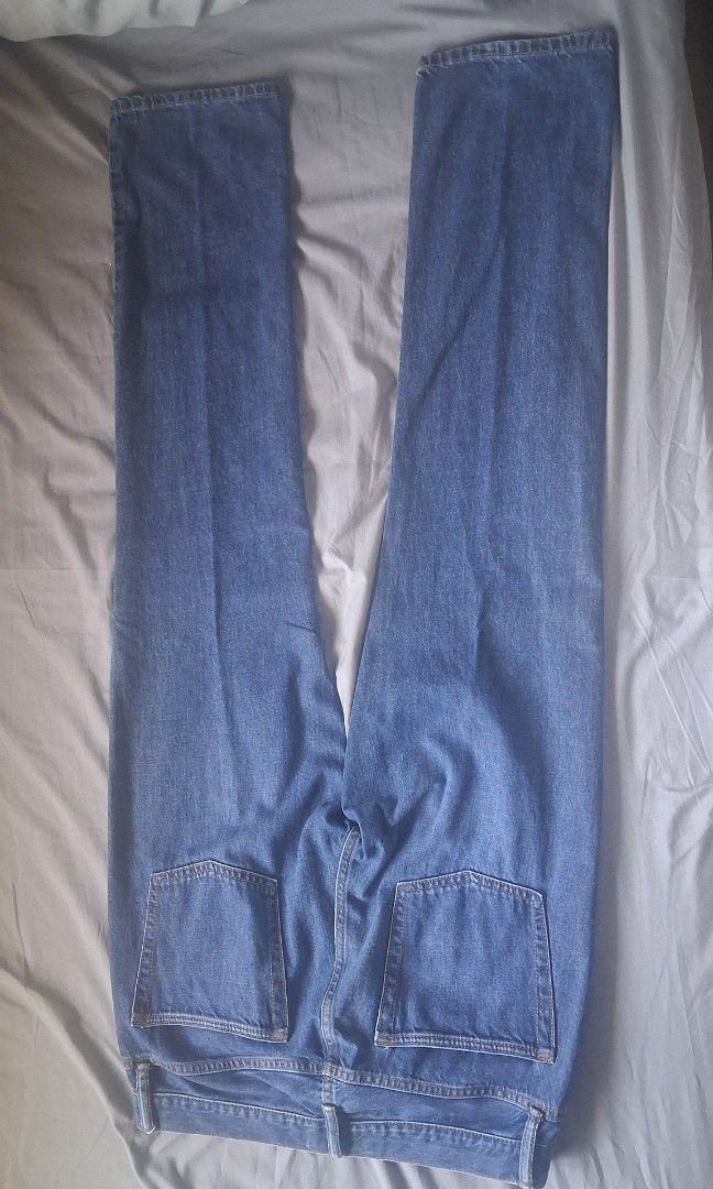 GAP Straight Cut Pants (Category: Jeans) located in Manila. Submitted by weepily (Listing ID 1468095897, Image 2). Description: W: 29" Ins: 30" LO: 7.5" Gcash payment.