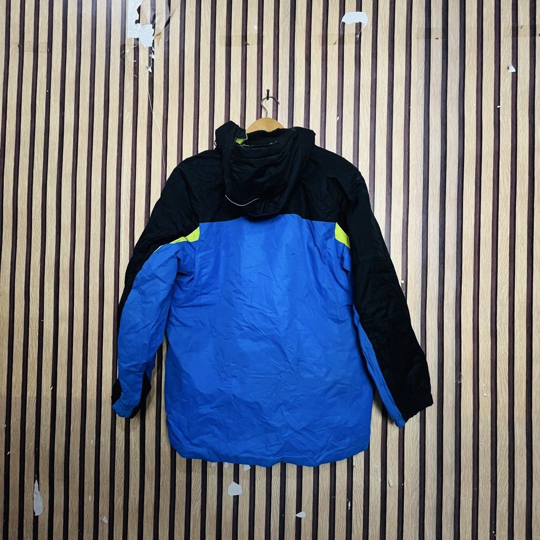 GERRY TWO-TONED BLUE LARGE 22x28 (Category: Coats, Jackets and Outerwear) located in Dasmarinas. Submitted by yg_supplies (Listing ID 1468099014, Image 2). Description: GERRY TWO-TONED BLUE LARGE 22x28.