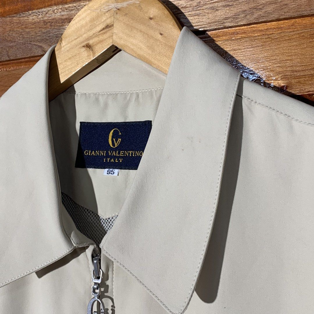 Gianni Valentino Harrington Jacket (Category: Coats, Jackets and Outerwear) located in Andop. Submitted by rhouzze.ph24 (Listing ID 1468142920, Image 2). Description: OPEN FOR NEGOTIATION Name: Gianni Valentiono Dimensions: 22 by 27 Size: Medium Issue: Please refer to the photos for the issue.