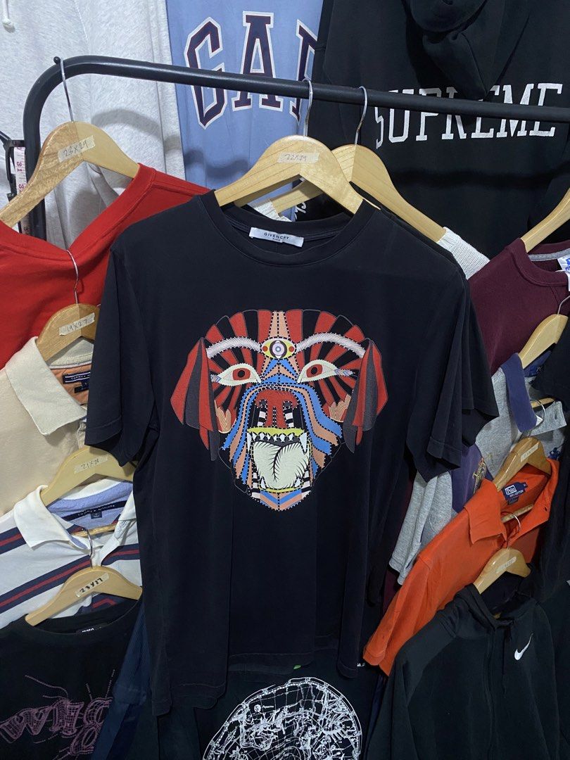 GIVENCHY DOG TEE (Category: Tshirts & Polo Shirts ) located in Siniloan. Submitted by lancelandicho (Listing ID 1468204882, Image 1). Description: .