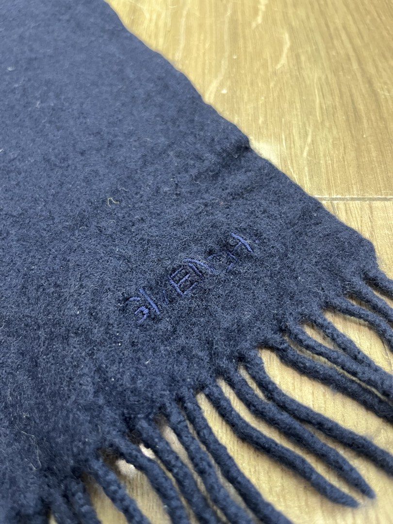 GIVENCHY vintage wool scarf (Category: Luxury Accessories) located in Bulacan. Submitted by letsfindukaywithme (Listing ID 1468159019, Image 3). Description: Givenchy wool scarf Vintage 7x37" Like new No issue +sf payment first Ship via J&T .