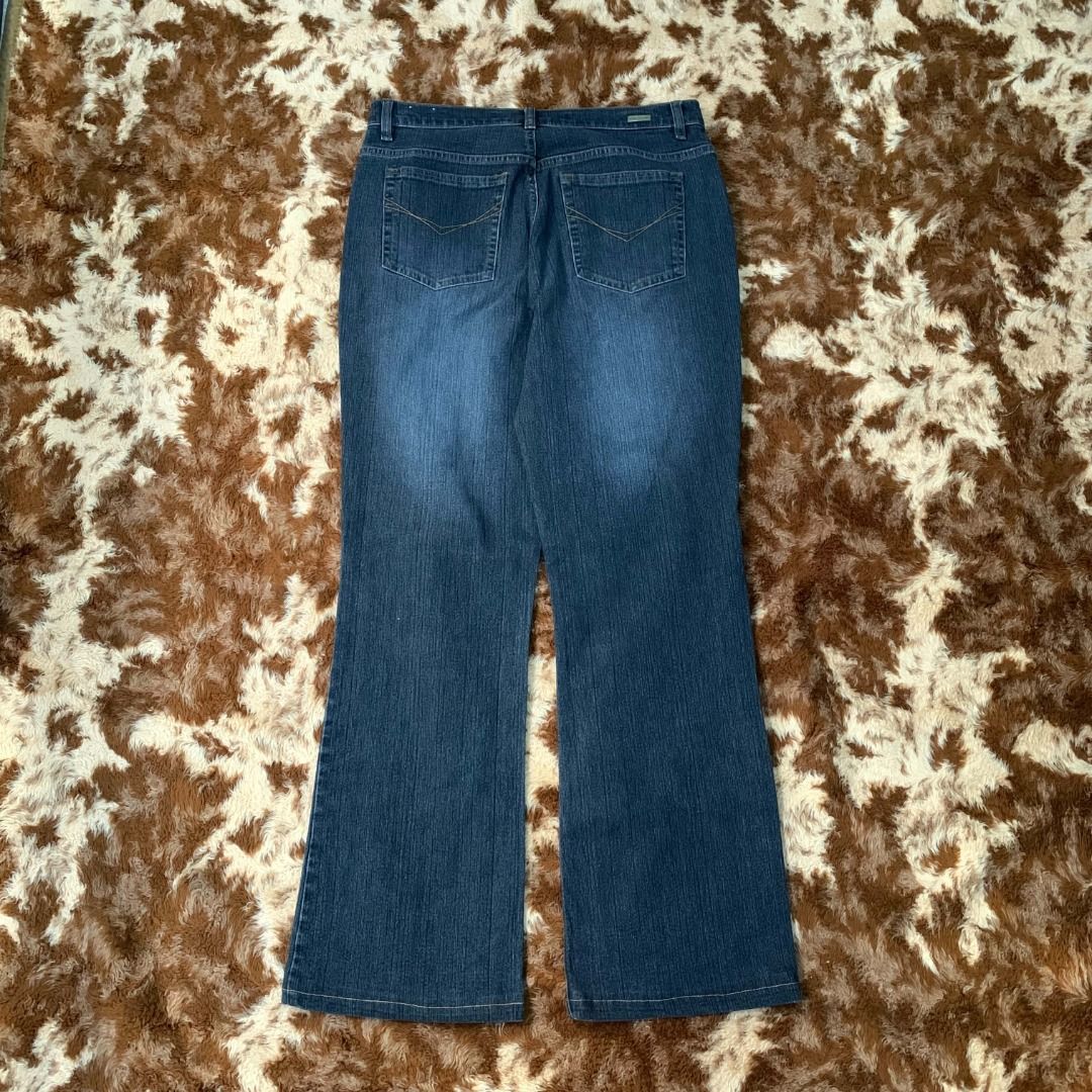Gloria Vanderbilt Jean (Category: Jeans) located in Cabanatuan. Submitted by sfracks (Listing ID 1468104041, Image 2). Description: Decluttering because I’m moving out! Must be gone or will be donated! - Gloria Vanderbilt - Waist Around 33/34 Size Medium Tag 12 - Thighs: 11 - Length: 42/43 - Leg Opening: Around 10 - Pay first before shipping .