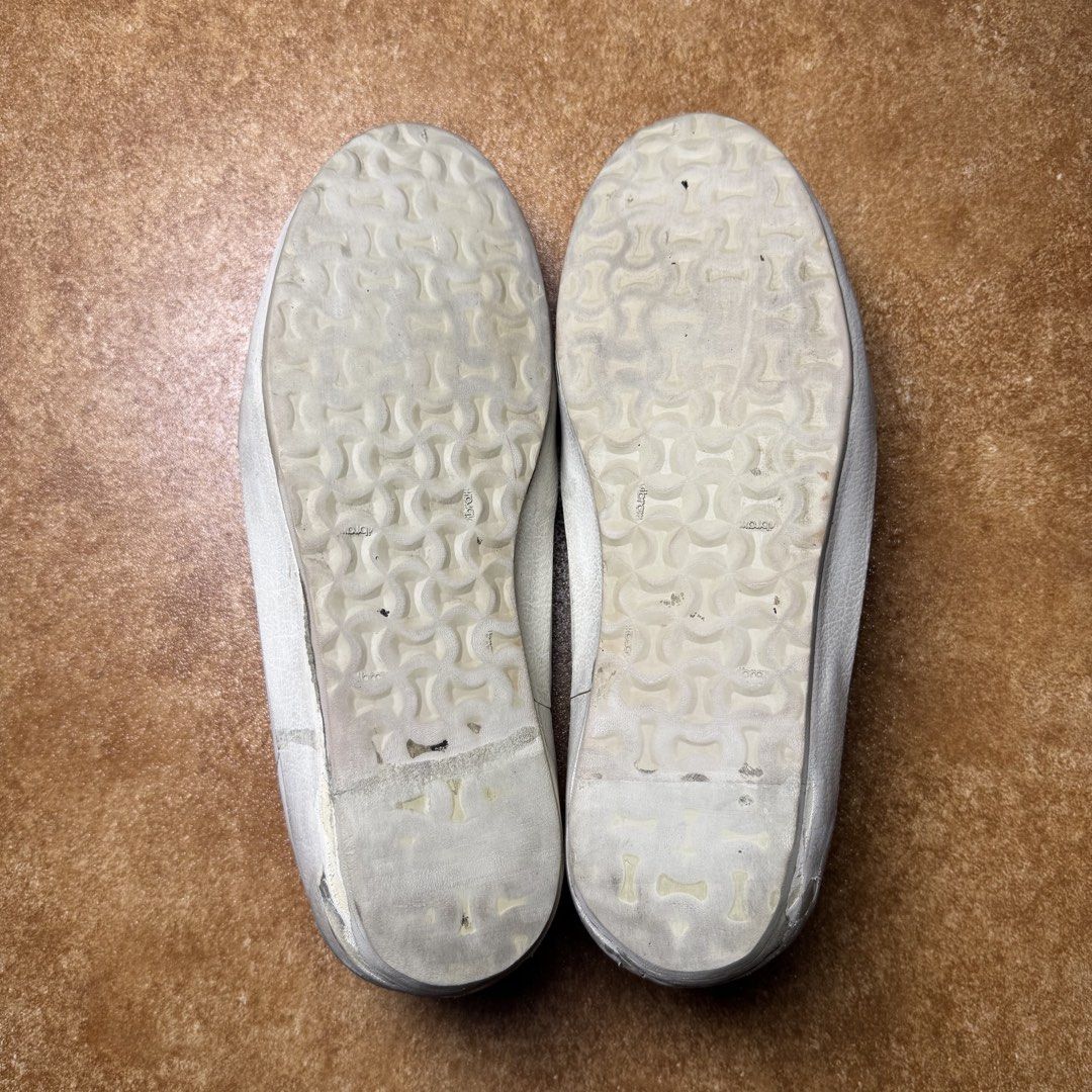 GOLDEN GOOSE SILVER TAB (Category: Sneakers) located in Panabo. Submitted by shoerarefinds (Listing ID 1468279785, Image 2). Description: G̊G̊D̊B̊ “silver tab ” SIZE: EU 42/ 9 US / 27 CM Excellent Condition, minimal scratches LOCATION: PANABO CITY, DAVAO DEL NORTE, 8105 4600 FREESHIPPING.
