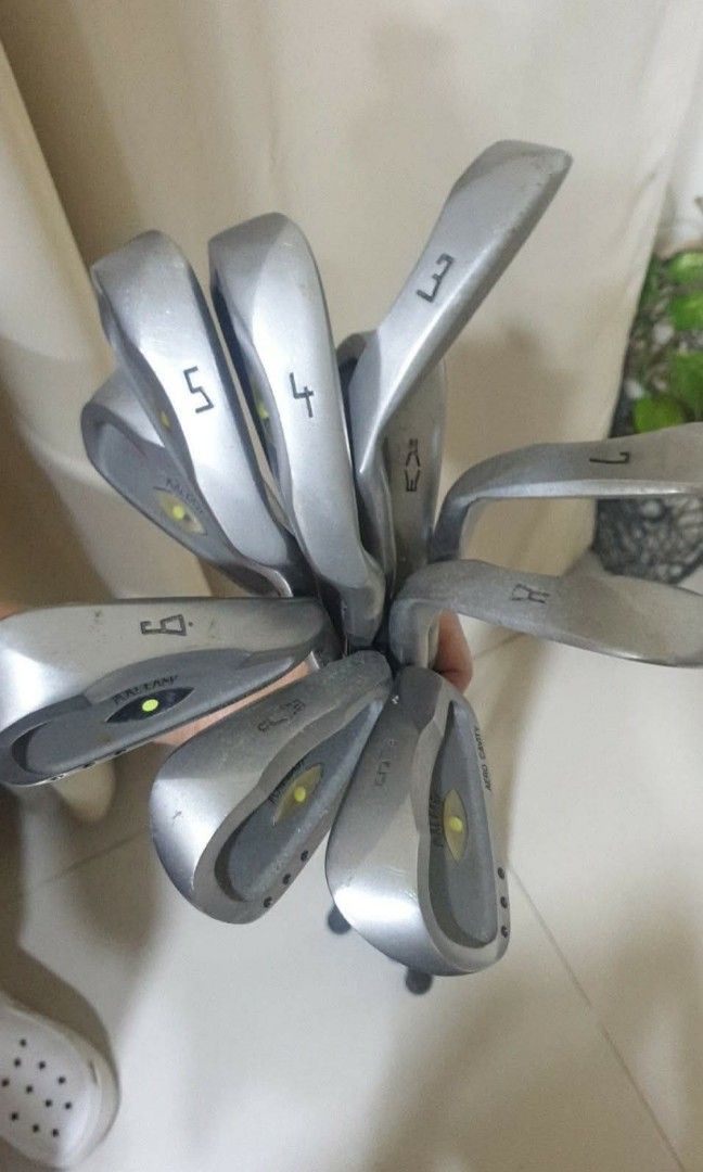 Golf set + Freebies (Category: Golf) located in Manila. Submitted by royalbear_94fa3c (Listing ID 1468258999, Image 1). Description: rfs : need cash for health.