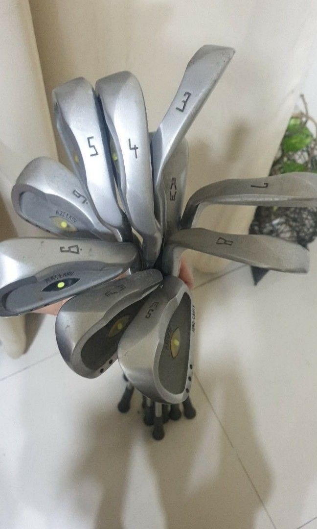 Golf set + Freebies (Category: Golf) located in Manila. Submitted by royalbear_94fa3c (Listing ID 1468258999, Image 3). Description: rfs : need cash for health.