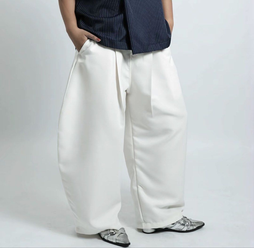 GOT STYLE Floe Barrel Pants (Category: Jeans) located in Quezon City. Submitted by misserika (Listing ID 1468065256, Image 1). Description: - Brand: GOT STYLE - Condition: Brand new with original tags attached - Color: Crisp white - Fit: wide barrel leg with structured front pleats - Tried on only, didn’t like the fit on me.