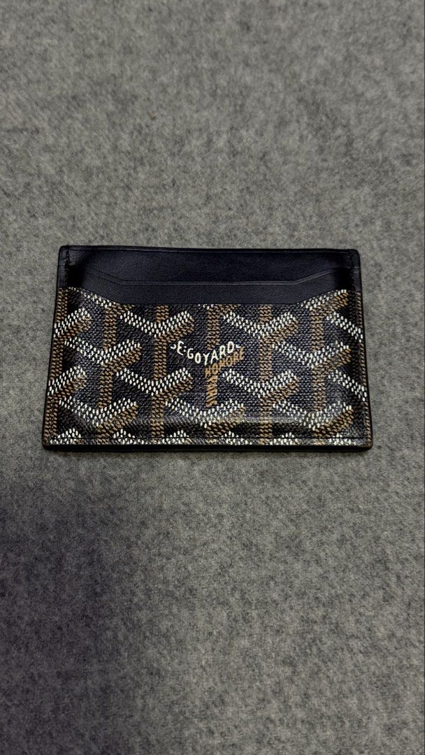 Goyard Saint Sulpice Card Holder (Category: Wallets & Card holders) located in Rizal. Submitted by eecezy2thrift (Listing ID 1468070356, Image 2). Description: Cutey nito. * simplehan lang, * yan lang po literal wala pong Box na o ano pa at kasama lang po siya sa Box galing US. * paki check nalang po mga Details sa Upload photos * AS IS 📌 𝗜𝗠𝗣𝗢𝗥𝗧𝗔𝗡𝗧 𝗡𝗢𝗧𝗘 ☟︎. 🚨◎ 𝗗𝗜𝗦𝗖𝗟𝗔𝗜𝗠𝗘𝗥: 𝗜 𝗵𝗲𝗿𝗲𝗯𝘆 𝗱𝗲𝗰𝗹𝗮𝗿𝗲 𝘁𝗵𝗮𝘁 𝗶 𝗱𝗼 𝗻