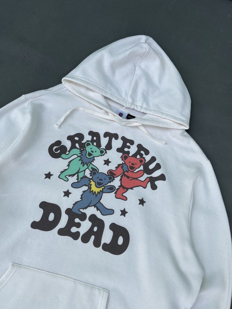 GRATEFUL DEAD DANCING BEARS PULLOVER HOODIE (Category: Hoodies) located in Quezon City. Submitted by kentstuff (Listing ID 1468086769, Image 3). Description: GRATEFUL DEAD DANCING BEARS PULLOVER HOODIE Size 2XL On Tag Shoulder-Hem : 32” Pit-Pit : 27” Condition: Excellent CR: 9/10 Flaws: ❌ Needwash DISCLAIMER: This is a thrifted item. All brands, logos, and trademarks belong to their rightful owners. We’re here to rehome great pieces — no brand af