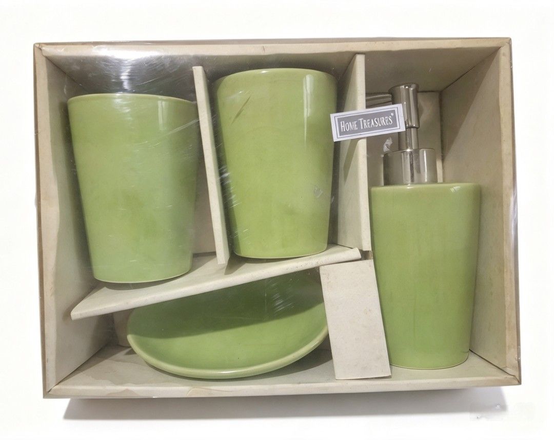 Green Bathroom Set (Category: Bathroom & Kitchen Fixtures) located in Bulacan. Submitted by gjeen (Listing ID 1468096726, Image 1). Description: .