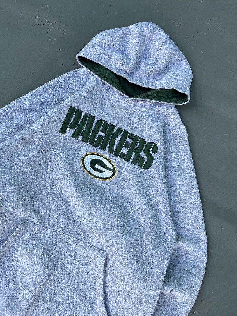 GREEN BAY PACKERS PULLOVER HOODIE (Category: Hoodies) located in Quezon City. Submitted by kentstuff (Listing ID 1468088106, Image 2). Description: GREEN BAY PACKERS PULLOVER HOODIE Cut Tag Shoulder-Hem : 26.5” Pit-Pit : 20” Condition: Excellent CR: 9/10 Flaws: nasa pic Needwash DISCLAIMER: This is a thrifted item. All brands, logos, and trademarks belong to their rightful owners. We’re here to rehome great pieces — no brand affiliation intended.