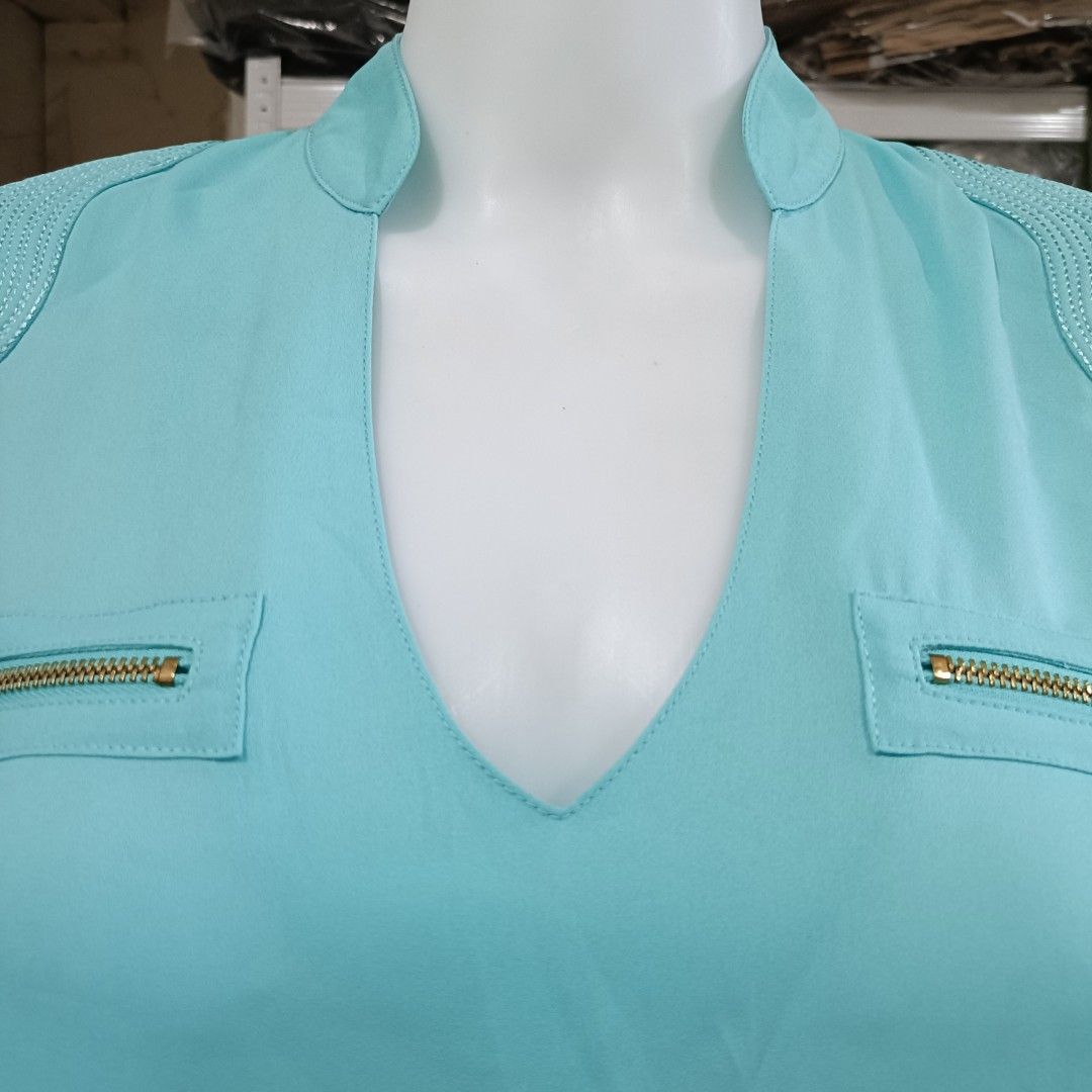 MY MICHELLE Turquoise Sleeveless Blouse; Large (Category: Blouses) located in Moncada. Submitted by celynn.collection (Listing ID 1468084531, Image 3). Description: ✅ PLEASE READ BEFORE ASKING! 😊 ----------------------------------------------------- 📍LOCATION: Pangasinan, Luzon ----------------------------------------------------- ✅ Clothes are THRIFTED or PRE-LOVED unless stated brand new. ----------------------------------------------------- 