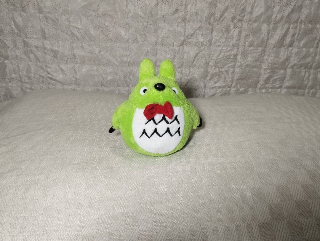 Green Totoro Plush Toy Charm (Category: Plushies & Soft Toys) located in Cagayan de Oro. Submitted by pochimart (Listing ID 1468206624, Image 1). Description: Green Totoro (idk why, but he's green) 🧡✨ (Check Images Please) ⭐₱35 Note: The charm string was cut off if you look at the images. ✉️Message me if you're interested or have questions, I'm happy to help! 📍Location: CDO / Cagayan De Oro (we can meet up if we're close) 🚚J&T - Message me (bu