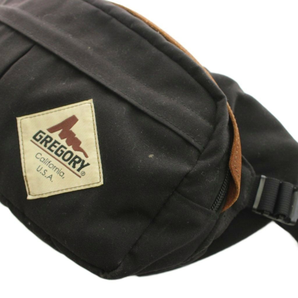 GREGORY TAIL GATE Black Shoulder Bag (Used) (Category: Hiking & Camping) located in Caloocan City. Submitted by letao_shopping_ph (Listing ID 1468141803, Image 3). Description: GREGORY TAIL GATE Black Shoulder Bag / Crossbody Bag – Used Product Details Brand: GREGORY Model: TAIL GATE Color: Black Actual Measurements Width: Approximately 28 cm Height: Approximately 15.5 cm Depth: Approximately 9 cm Shoulder Strap Length: Approximately 73 cm Handle