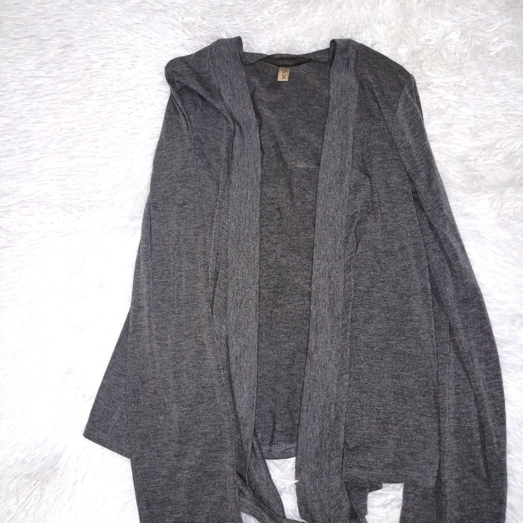 Grey Cardigan (Category: Coats, Jackets and Outerwear) located in Manila. Submitted by goldenmountain.e4137d (Listing ID 1468177615, Image 1). Description: Still good as new, it's been in my closet for so long..