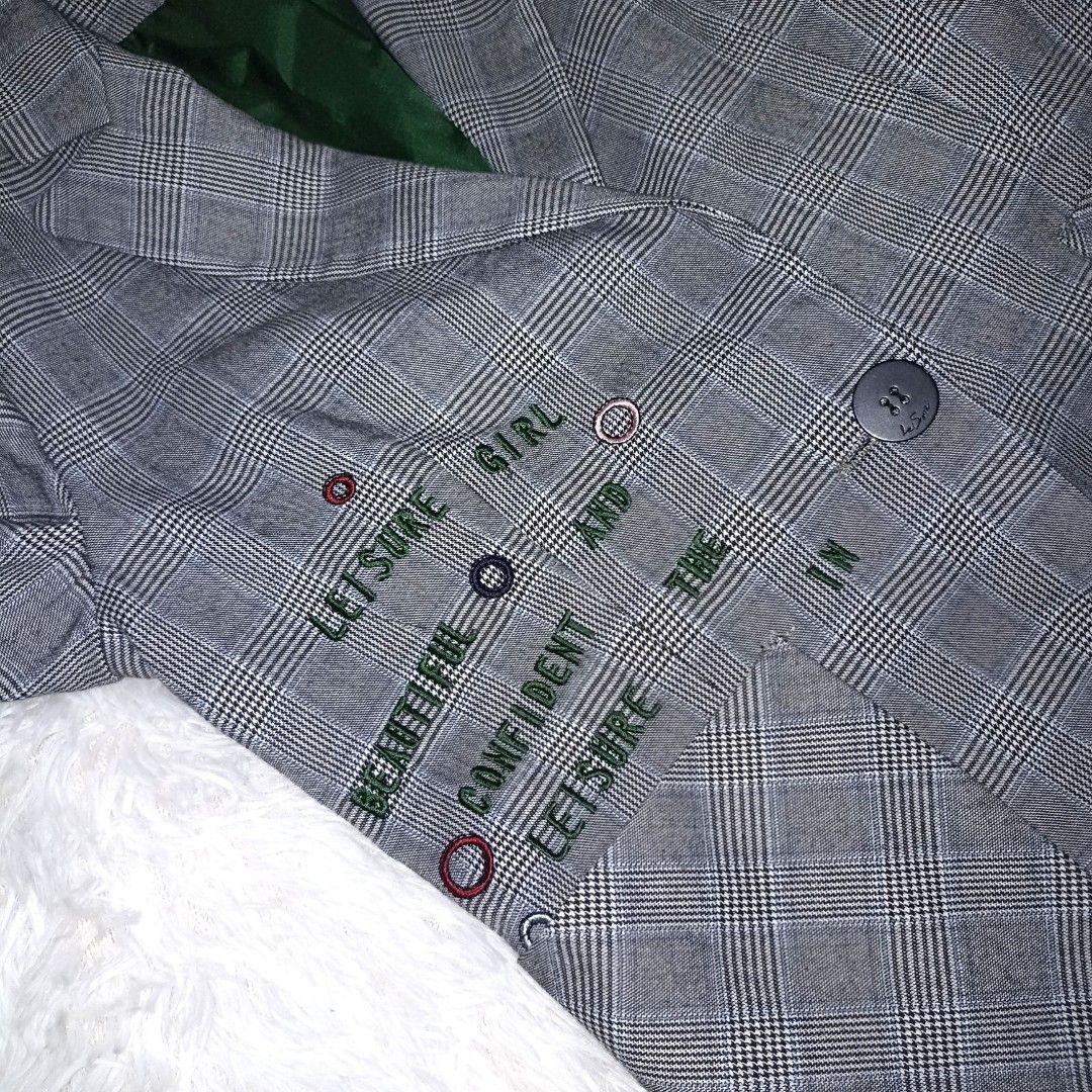 Grey Plaid Coat for Kid (Category: Coats, Jackets and Outerwear) located in Manila. Submitted by goldenmountain.e4137d (Listing ID 1468181798, Image 2). Description: Never been used. Quality is good. Tweed type of fabric. Buttons is complete. No damages and stains..