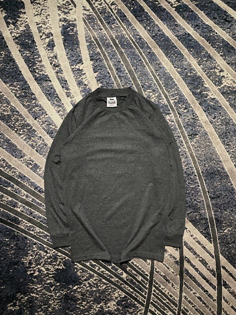 Grey Pro Club Longsleeve (Category: Activewear) located in Goa. Submitted by _rawgallery (Listing ID 1468128418, Image 1). Description: size on tag : s width : 18 length : 28.