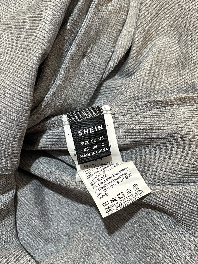 grey ribbed button front top size xs (Category: Sleeveless) located in Manila. Submitted by happymoon_0ae0c8 (Listing ID 1468256637, Image 2). Description: - xs to s .