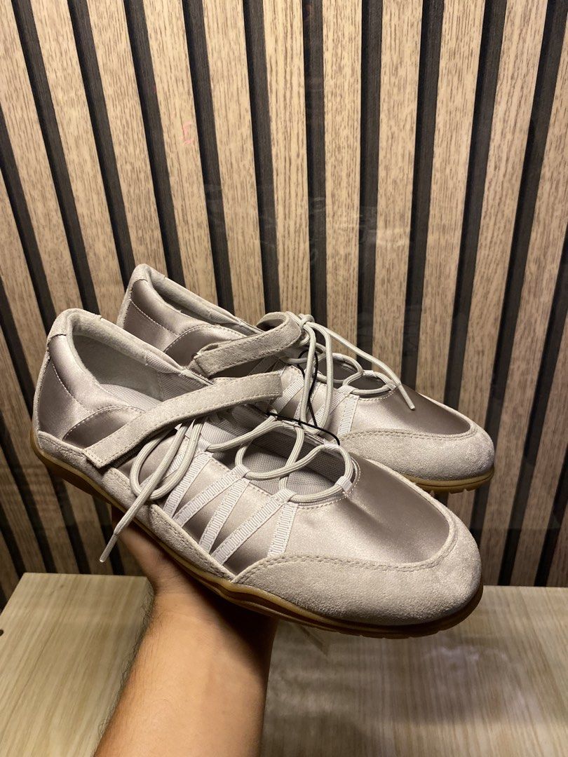 GU Ballet (Category: Flats & Sandals) located in Manila. Submitted by ejothegod (Listing ID 1468065656, Image 1). Description: For sale GU ballet sandals brandnew 1k nalang po Size 37 Calamba location.