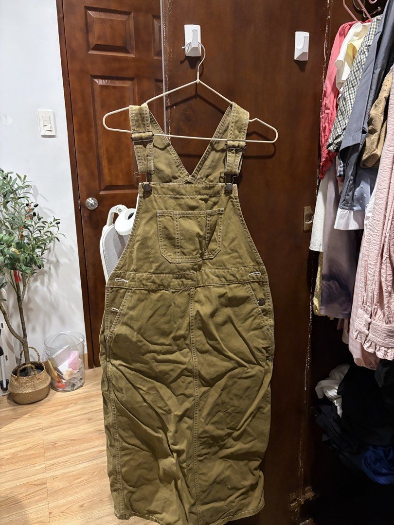 GU Jumper Dress (Category: Jumpsuits) located in Angeles City. Submitted by astravintage (Listing ID 1468136041, Image 2). Description: GU Jumper Dress Like new, worn once lang, size fits Small to semi Large.