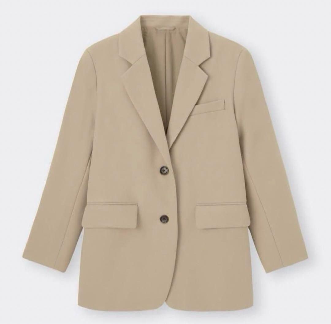 GU Oversized Tailored Blazer (Category: Coats, Jackets and Outerwear) located in Angeles City. Submitted by miss_independent01 (Listing ID 1468134841, Image 1). Description: GU Oversized Tailored Blazer Width: 20 (Small on tag) Length: 28 Sleeve: 21 Shoulder: 17 MOP: Gcash ✅ Mine Now, Pay Now ✅ First to Pay, Gets the Item 📍 PAMPANGA Courier: JnT 🚚🚚 PM 💌.