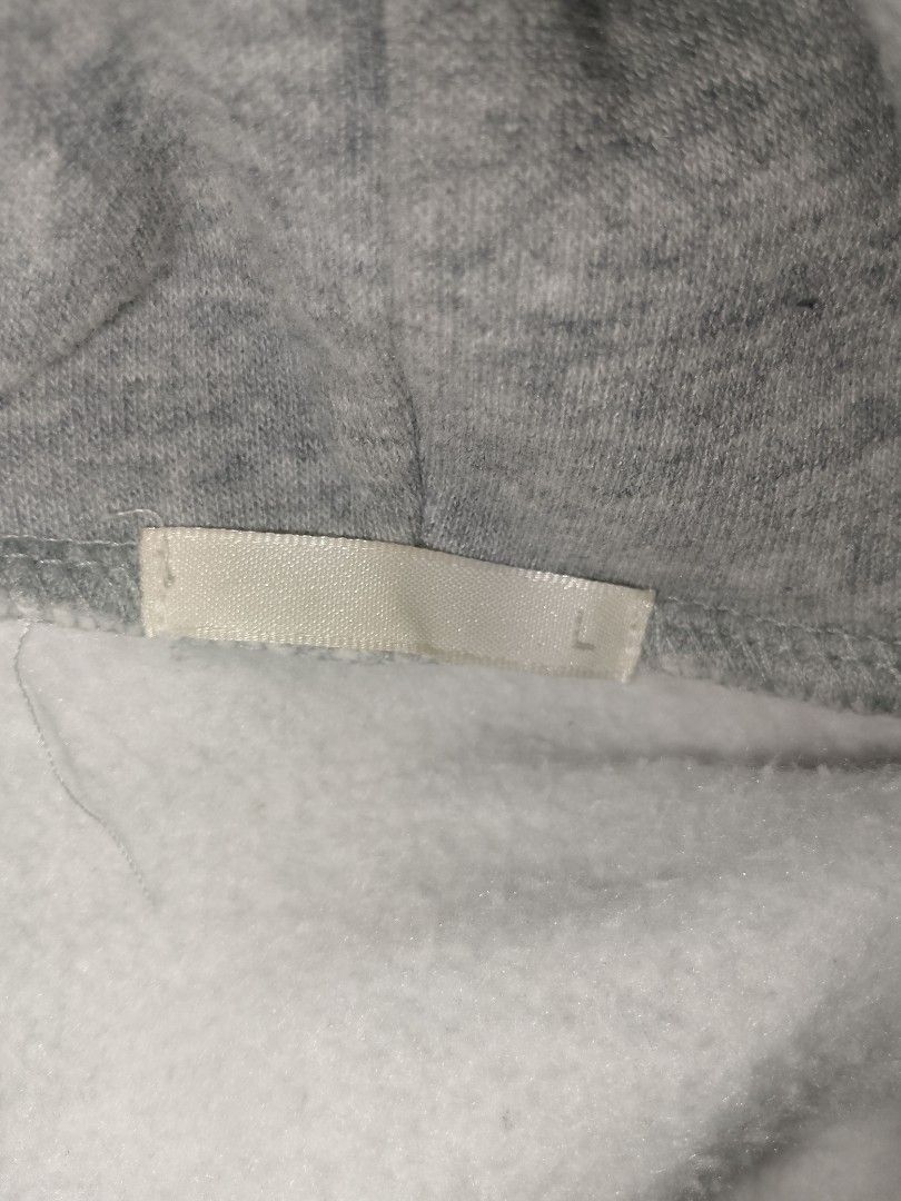 Gu plain hoodie (Category: Coats, Jackets and Outerwear) located in Manila. Submitted by thereal_jeysiii0225 (Listing ID 1468074139, Image 3). Description: .