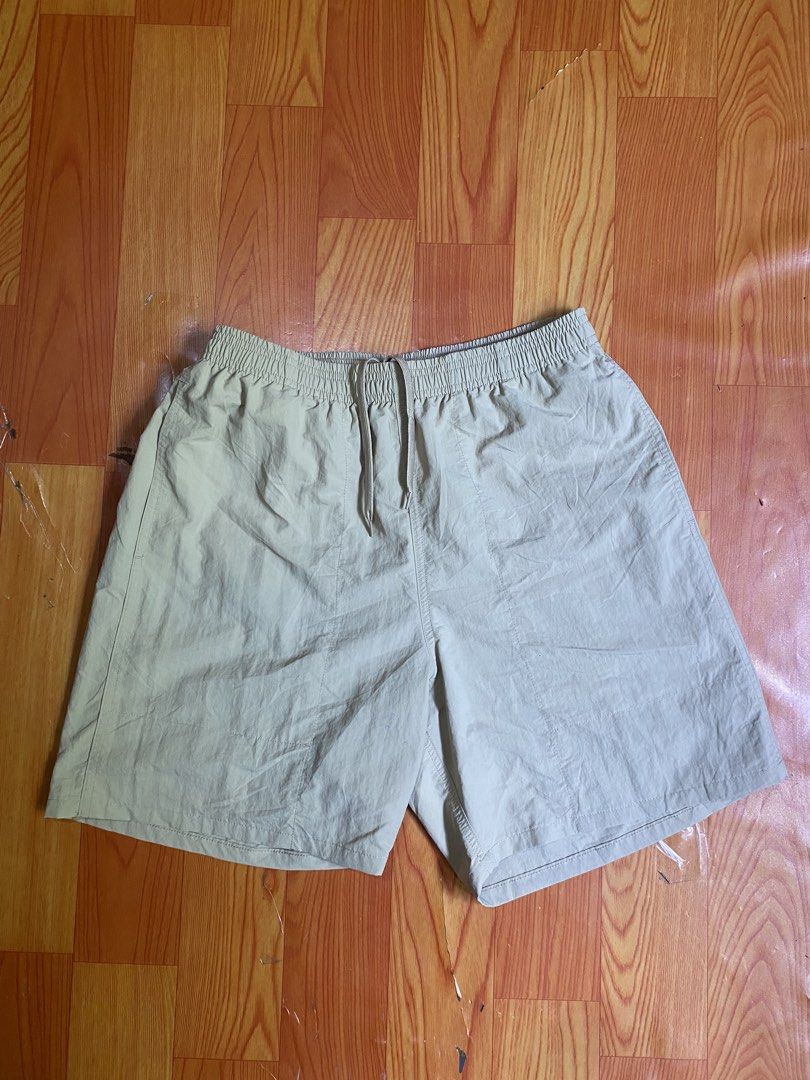 GU short (Category: Swim Trunks & Board Shorts) located in Cebu City. Submitted by jerianix (Listing ID 1468184342, Image 1). Description: Gu short Swim trunks Size medium W29-32 L17 Excellent condition No issue .