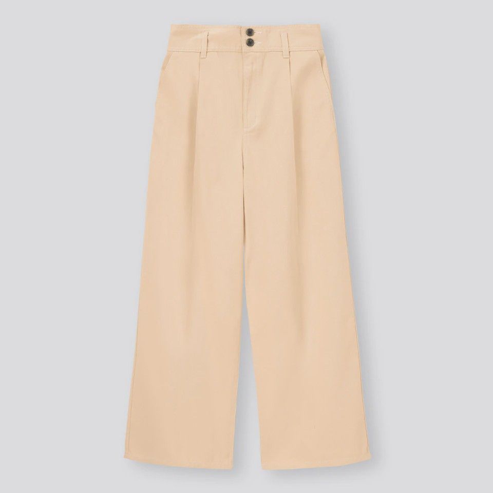GU Wideleg Pants (Category: Other Bottoms) located in Angeles City. Submitted by miss_independent01 (Listing ID 1468079946, Image 2). Description: GU Wideleg Pants Width: 13 (Medium on tag) Length: 39 MOP: Gcash ✅ Mine Now, Pay Now ✅ First to Pay, Gets the Item 📍 PAMPANGA Courier: JnT 🚚🚚 PM 💌.
