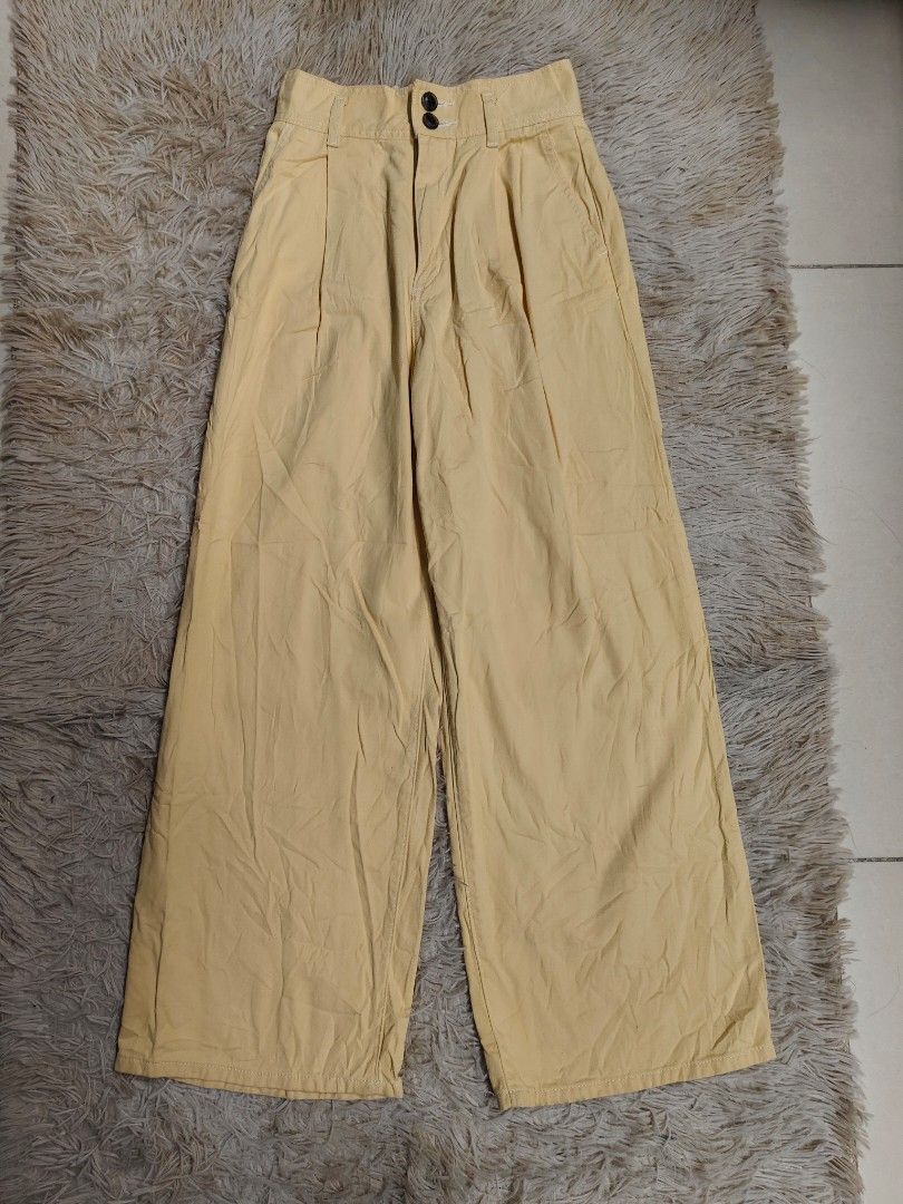 GU Wideleg Pants (Category: Other Bottoms) located in Angeles City. Submitted by miss_independent01 (Listing ID 1468079946, Image 3). Description: GU Wideleg Pants Width: 13 (Medium on tag) Length: 39 MOP: Gcash ✅ Mine Now, Pay Now ✅ First to Pay, Gets the Item 📍 PAMPANGA Courier: JnT 🚚🚚 PM 💌.