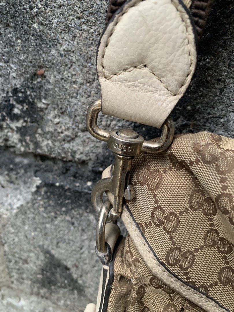 Gucci (Category: Luxury Bags & Wallets) located in Davao. Submitted by terrencefinds2.0 (Listing ID 1468121254, Image 3). Description: Minimal issue may tas2 kunti d halata still in presentable condition.