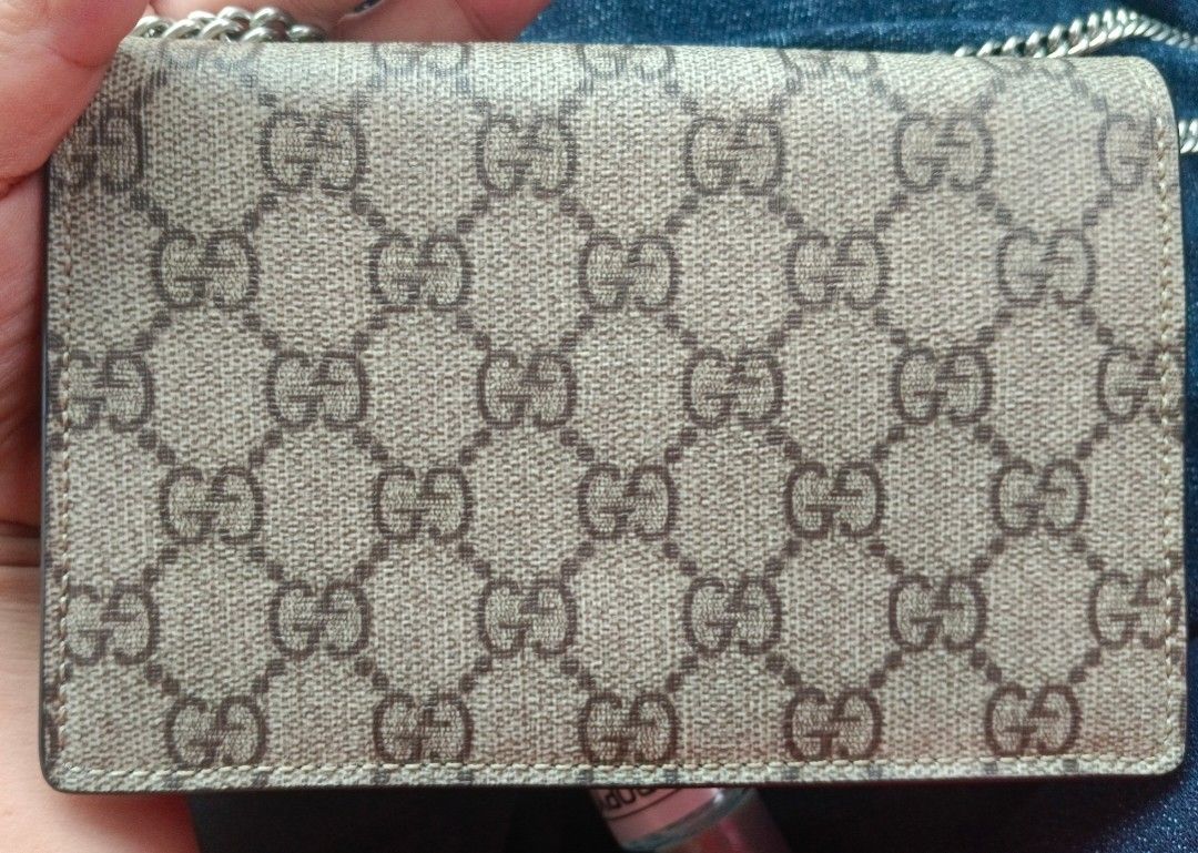 Gucci Dionysus GG Supreme Super Mini Bag (Category: Luxury Bags & Wallets) located in Legazpi City. Submitted by georgepineda791 (Listing ID 1468083369, Image 2). Description: ✨ PRELOVED GUCCI GG SUPREME SUPER MINI DIONYSUS SHOULDER BAG ✨ A cute and iconic Gucci Dionysus Super Mini featuring the signature textured tiger-head horseshoe closure. A dainty statement bag perfect for those who love mini designer bags. 🤎✨ 👜 DETAILS: • Gucci GG Supreme