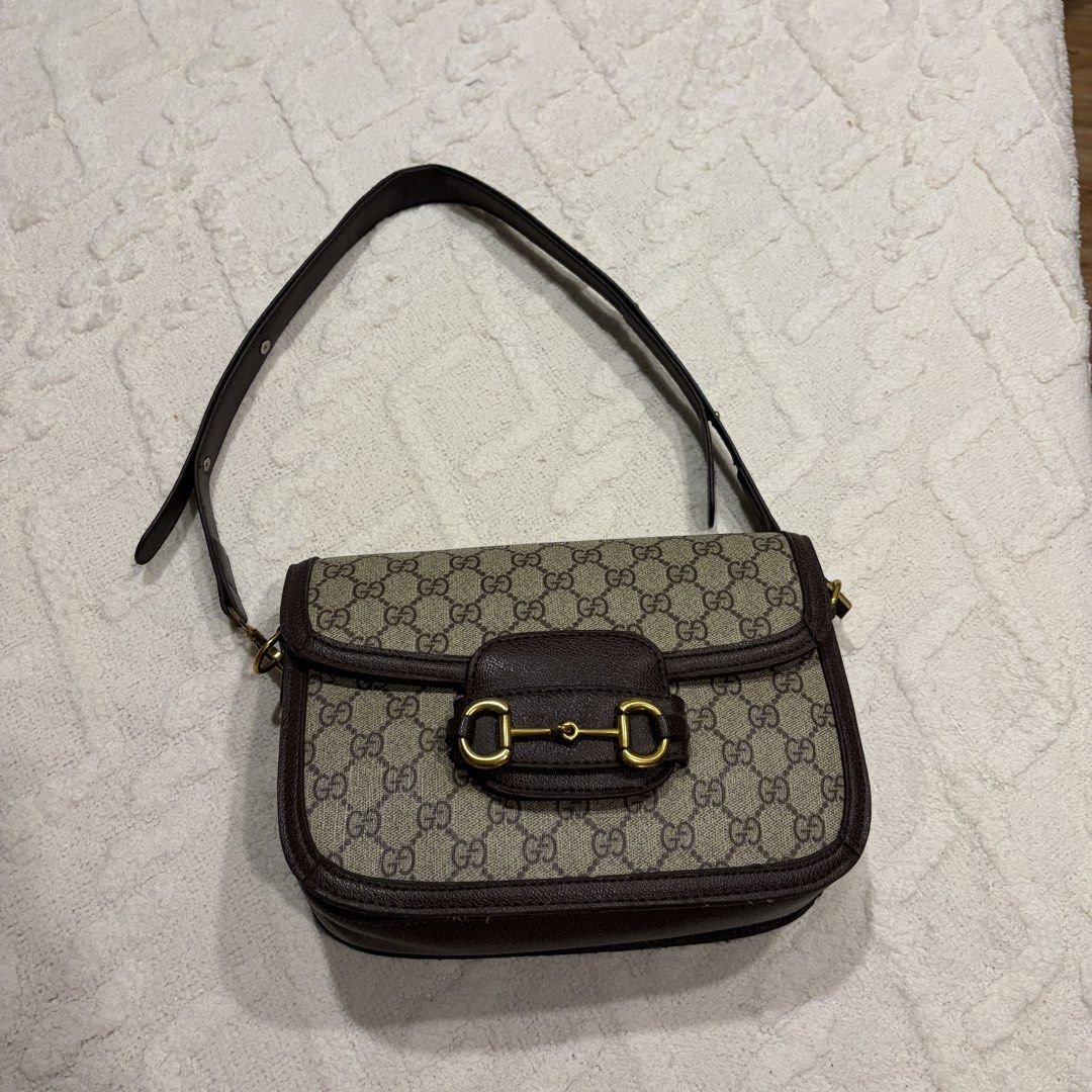 Gucci Horsebit (Category: Shoulder Bags) located in Angeles City. Submitted by astravintage (Listing ID 1468221119, Image 1). Description: Selling low cause no code and flaws inside pero sobra bigat ganda ng pagka leather rubber lining sa side din not perfect but not noticeable.