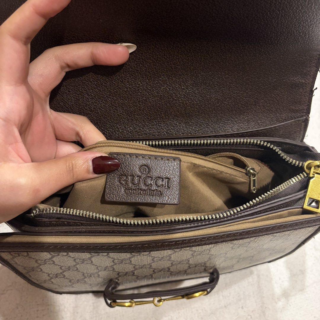 Gucci Horsebit (Category: Shoulder Bags) located in Angeles City. Submitted by astravintage (Listing ID 1468221119, Image 3). Description: Selling low cause no code and flaws inside pero sobra bigat ganda ng pagka leather rubber lining sa side din not perfect but not noticeable.