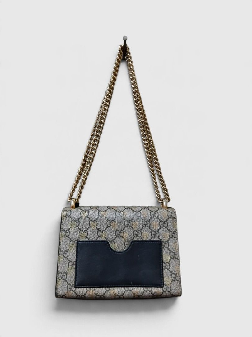 Gucci supreme bee padlock crossbody bag (Category: Luxury Bags & Wallets) located in Malasiqui. Submitted by v.hype (Listing ID 1468178924, Image 2). Description: Gucci supreme bee padlock crossbody bag issue: minimal scratch and metal tarnish sa lock part price : 7500.