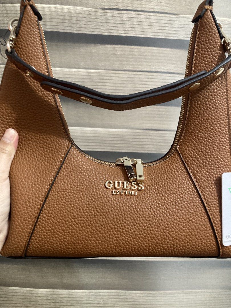 Guess (Category: Shoulder Bags) located in Bacolod City. Submitted by sebastianc97758 (Listing ID 1468114649, Image 3). Description: bnew auth guess.