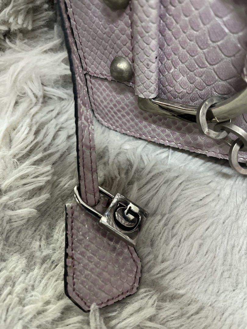 Guess❤️ (Category: Clutches) located in Davao. Submitted by joe_rach1 (Listing ID 1468142602, Image 3). Description: Original Vintage US surplus.