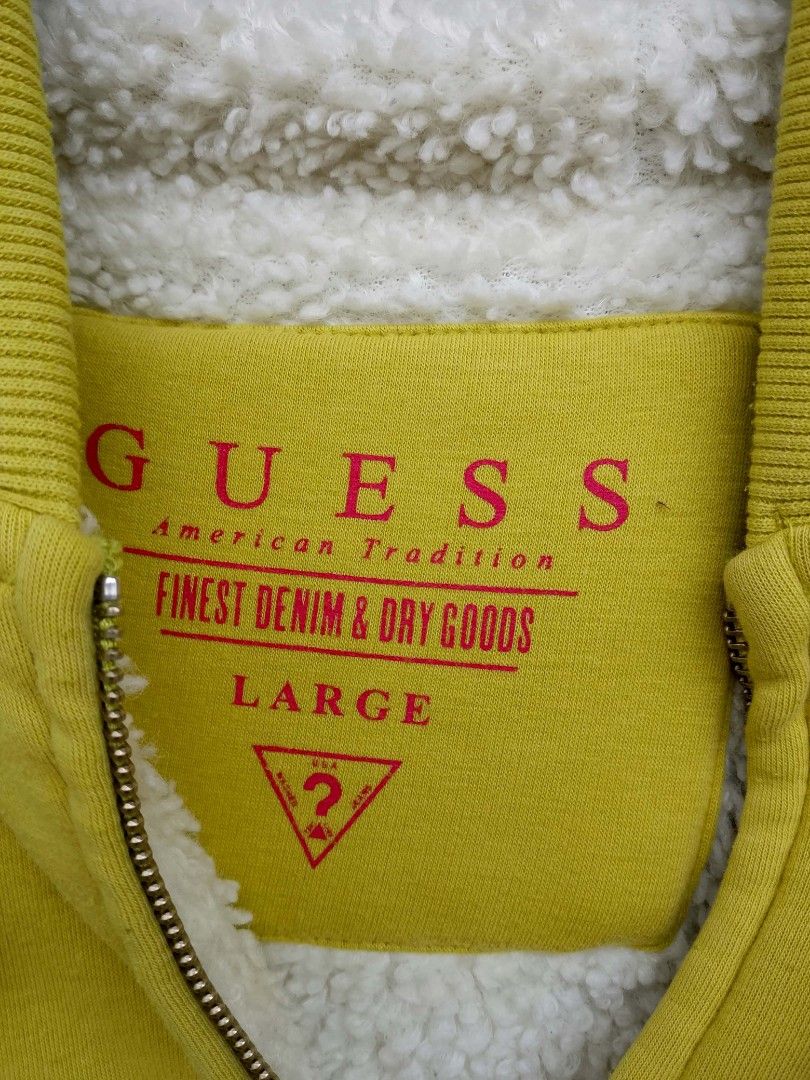 Guess heavy hoodie jacket (Category: Activewear) located in Manila. Submitted by ramzzyyy (Listing ID 1468060903, Image 2). Description: .