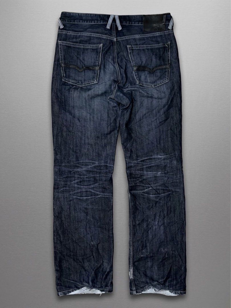 Guess Premium Jeans (Category: Jeans) located in Davao. Submitted by ckkb1821 (Listing ID 1468163785, Image 2). Description: Guess Premium Jeans Size 32-34" waist | 41"L | 8.5" hem Excellent condition, need wash only ₱799 only + SF.