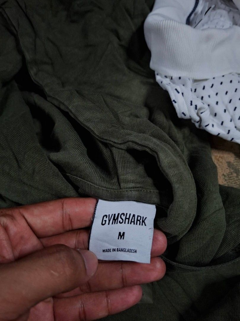 Gymshark block oversized hoodie (Category: Coats, Jackets and Outerwear) located in Tagaytay City. Submitted by joyjavier1230 (Listing ID 1468152823, Image 3). Description: Gymshark block oversized hoodie In excellent condition No issues 9/10 color rate Medium on tag 25"×27" Mine: 550+shipping fee only Location: tagaytay shipping via jnt MOP: gcash Dm to purchase 📩 📩 📩.