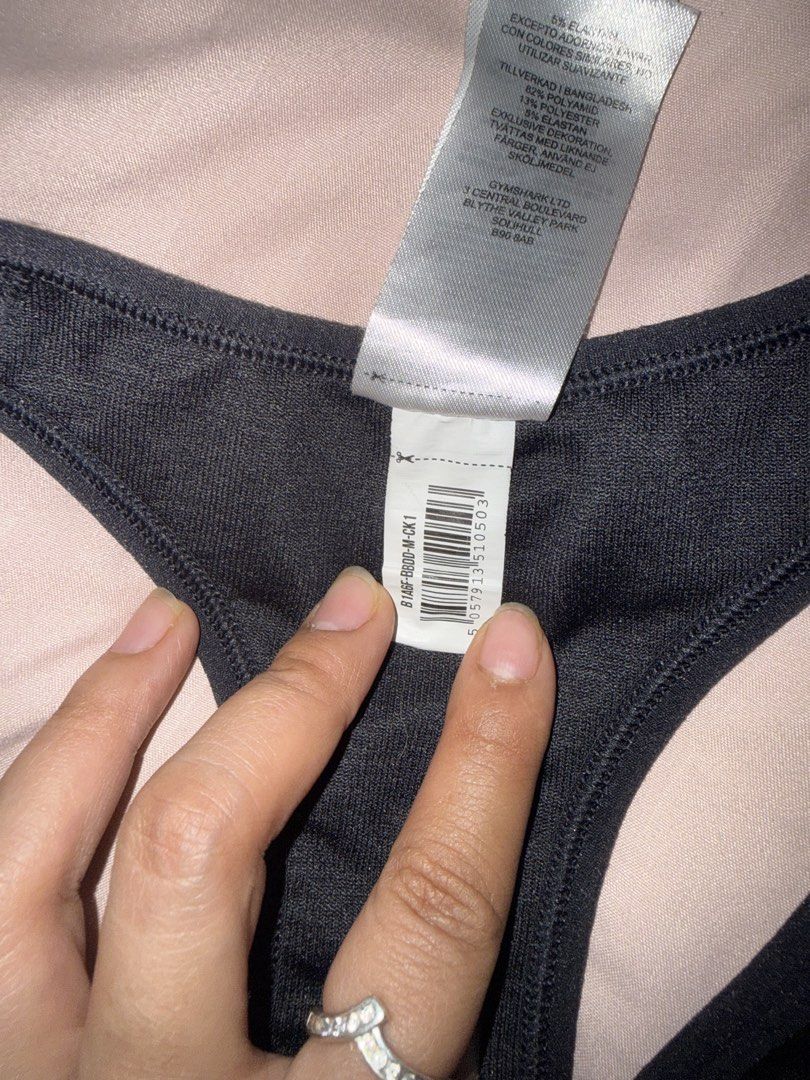 Gymshark/Medium/sports bra (Category: Activewear) located in Pasay City. Submitted by bellita_05 (Listing ID 1468230537, Image 2). Description: .