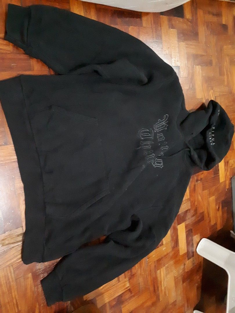 H and m sweater with hood (Category: Coats, Jackets and Outerwear) located in Quezon City. Submitted by secretluxuryshop (Listing ID 1468078331, Image 2). Description: .