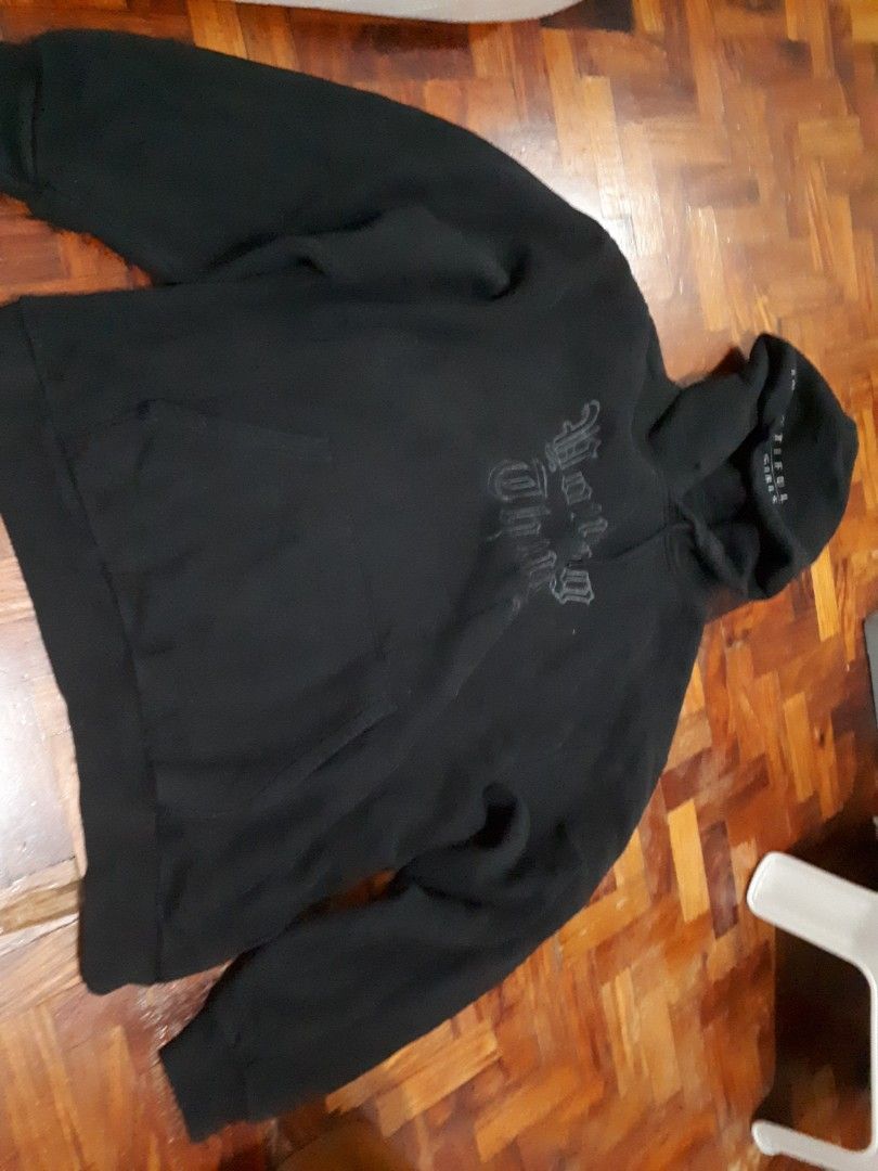 H and m sweater with hood (Category: Coats, Jackets and Outerwear) located in Quezon City. Submitted by secretluxuryshop (Listing ID 1468078331, Image 3). Description: .