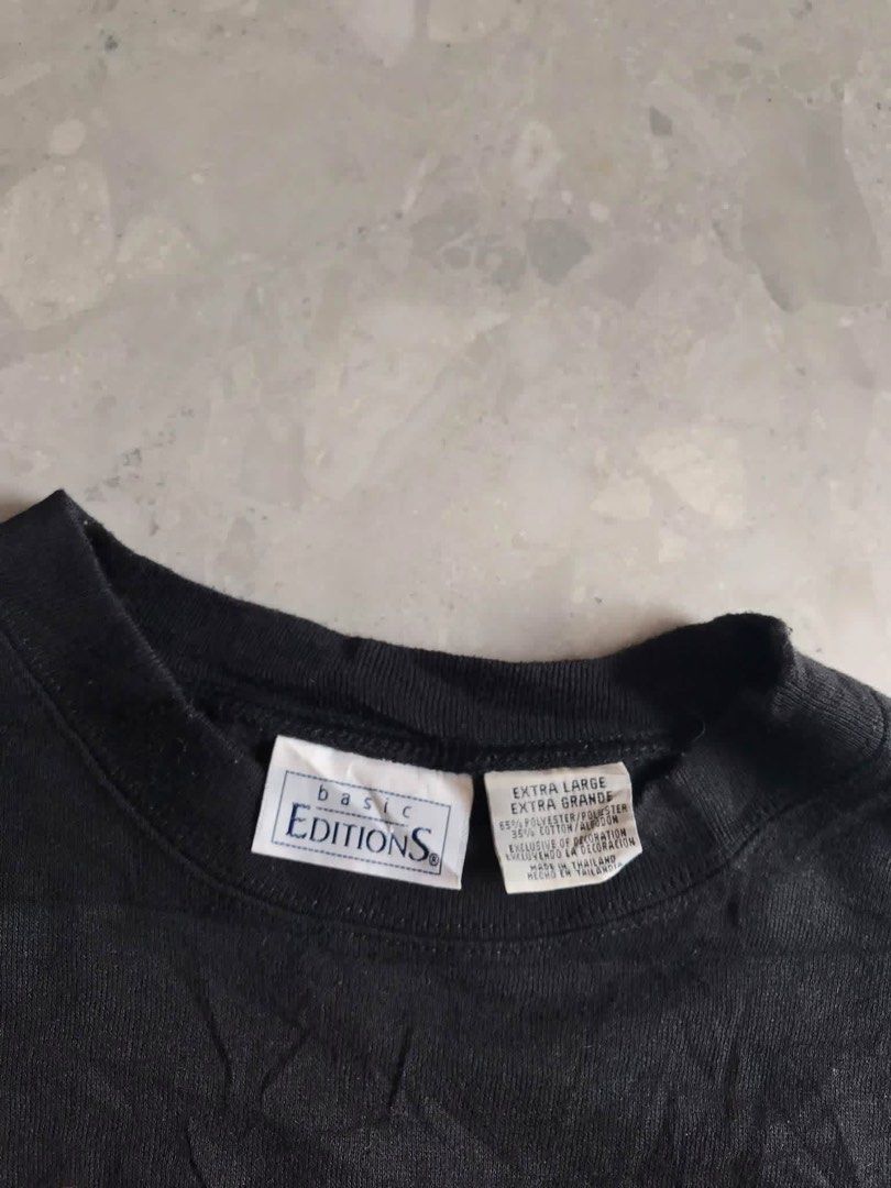 Halloween Sweatshirt (Category: Activewear) located in Manila. Submitted by lc1993 (Listing ID 1468079118, Image 3). Description: Malapit na Nov😅 9.8/10 Color rate No issue Embroidery din yan Solid yan pang psg mo😅 589 Shipped.