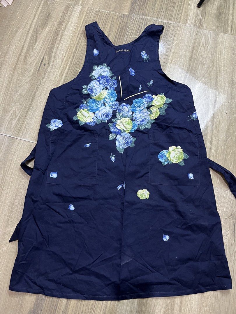 HANAE MORI Apron (Category: Home Improvement Tools & Accessories) located in Bulacan. Submitted by letsfindukaywithme (Listing ID 1468280475, Image 2). Description: Hanae Mori Apron Cotton +sf payment first Ship via J&T.