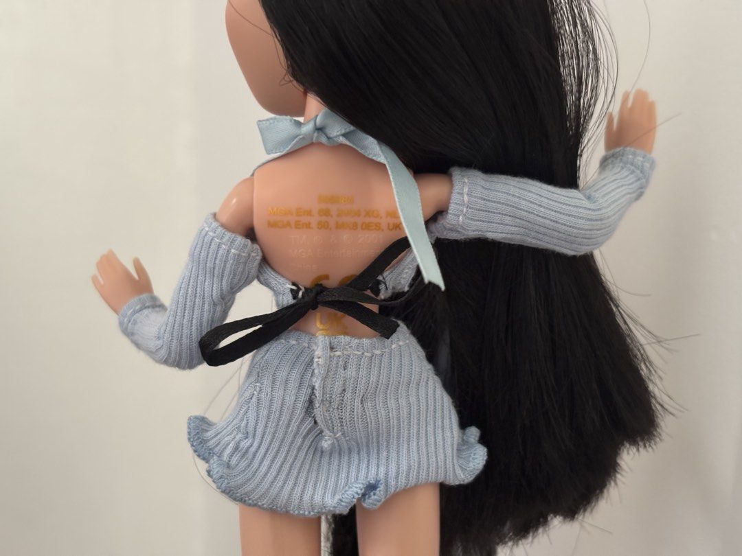 HANDMADE BRATZ OUTIFT WITH BOOTS (Category: Interactive Toys) located in Pasig City. Submitted by krab_98 (Listing ID 1468170084, Image 3). Description: Selling my handmade oufit for Bratz and painted & sealed boots (see details in pictures).