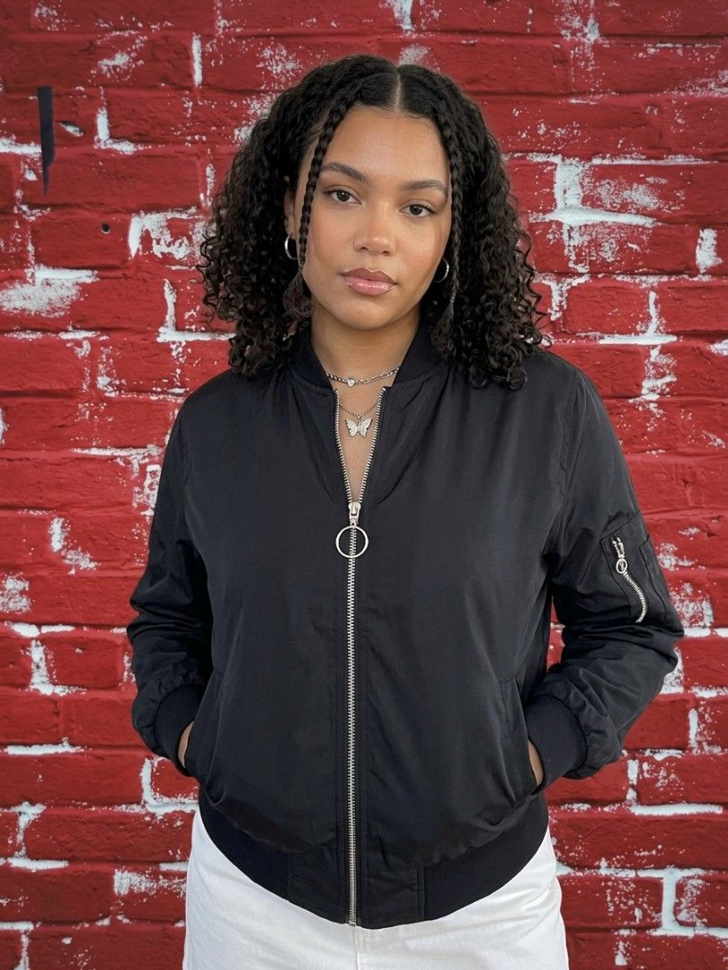 Handuyiyi Black Bomber Jacket - Polyester Mid-Length Zip-Up (Size M-L) (Category: Coats, Jackets and Outerwear) located in Bacoor. Submitted by aithriftcloset (Listing ID 1468153939, Image 2). Description: 📢All sizes are based on my manual measurements to guarantee a good fit. Please check the manual dimensions in the description. Note: All photos were the actual product. Handuyiyi Black Bomber Jacket - Polyester Mid-Length Zip-Up (Size M-L) ✨ F